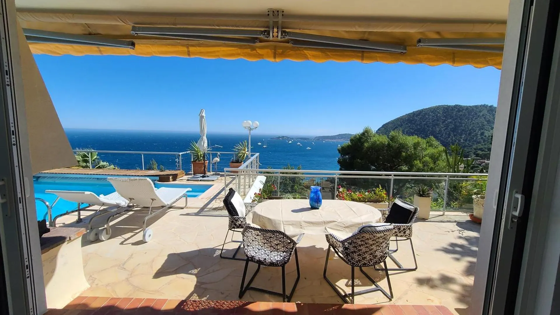 Eze Sur Mer - Vue Saint Jean Cap Ferrat Вилла