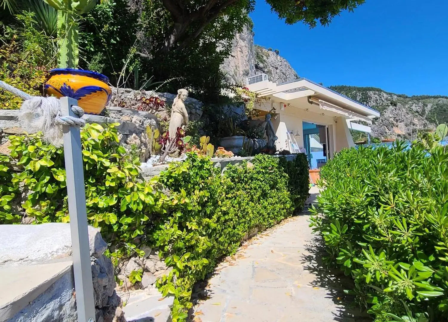 Eze Sur Mer - Vue Saint Jean Cap Ferrat Villa