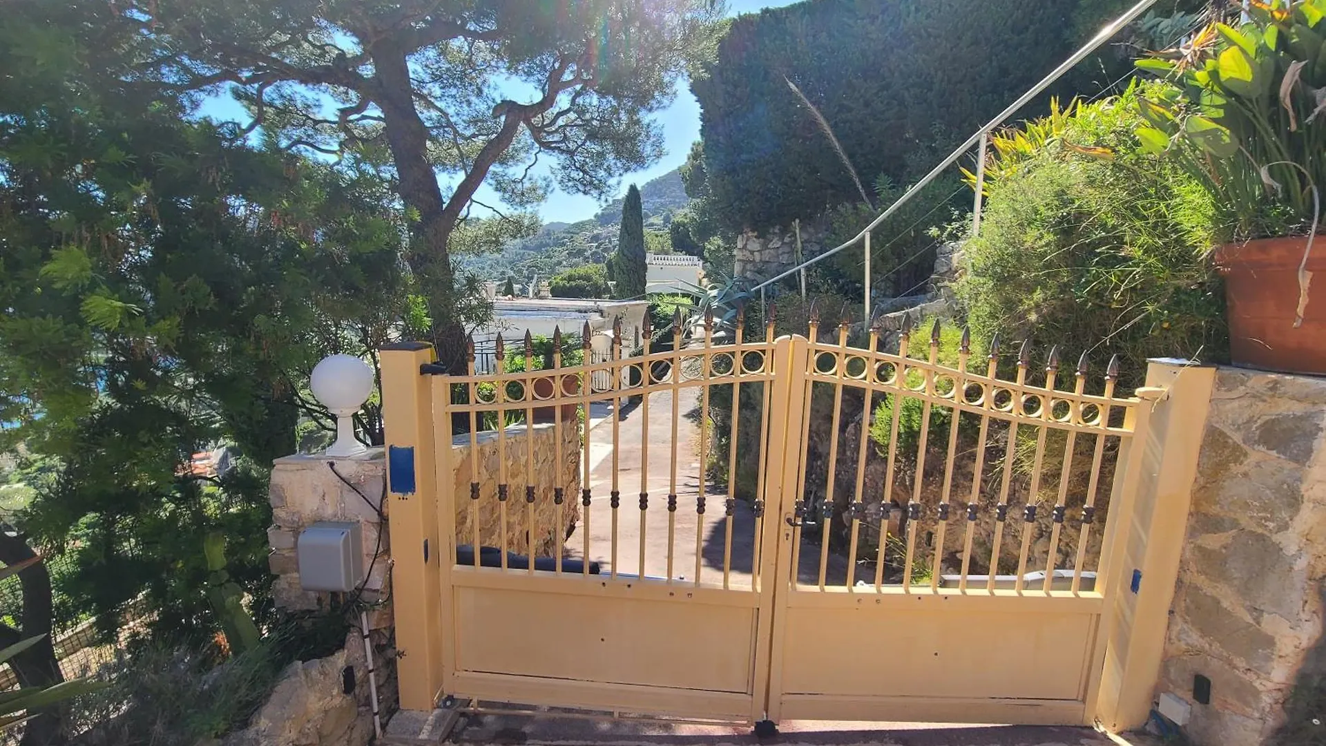 Eze Sur Mer - Vue Saint Jean Cap Ferrat